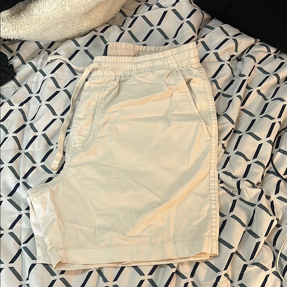 Casual Cream dock shorts